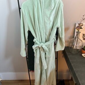 Bravos Lala Kent robe